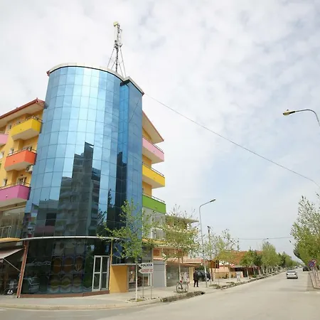 Andrea Bashuri Otel Divjake