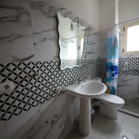 Andrea Bashuri Divjake