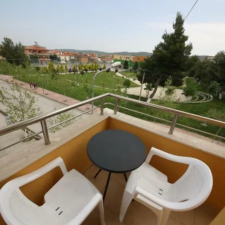 Andrea Bashuri Divjake