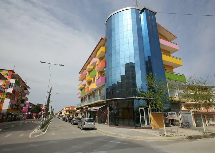 Andrea Bashuri Divjake