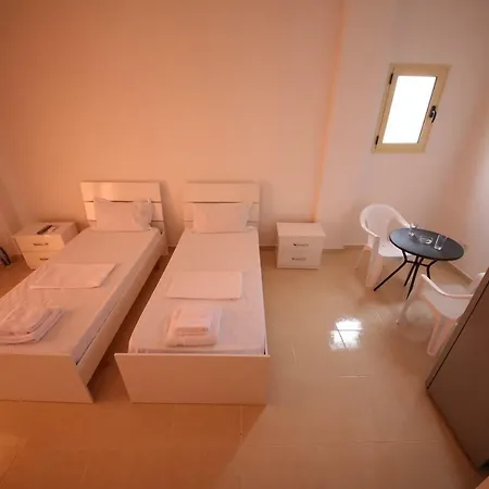 Andrea Bashuri ديفيجاكه