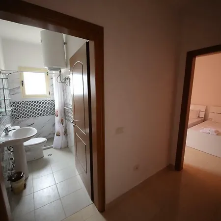 Hotell Andrea Bashuri Divjake