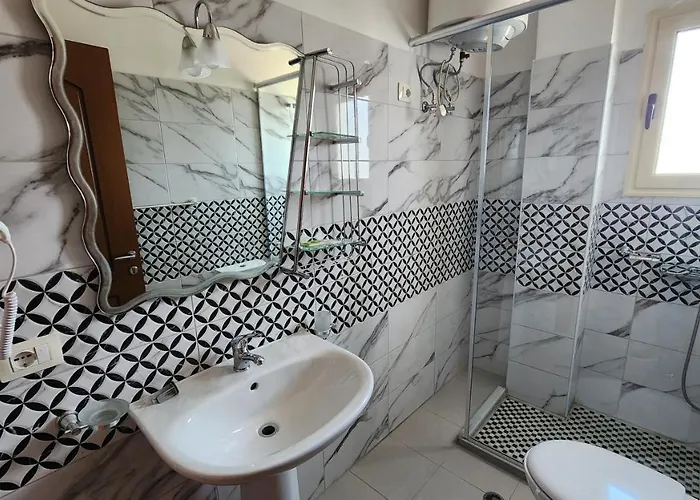 Andrea Bashuri Hotel